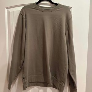 Cuts Pullover Crew Split Hem Large